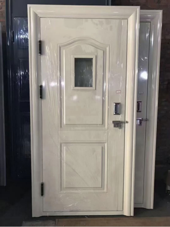 阿图什学校教室门