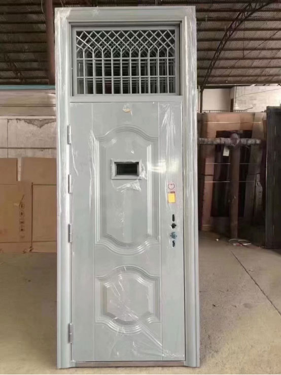 阿图什学校教室门