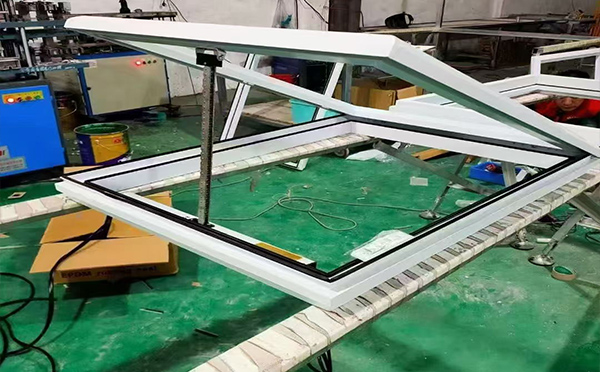 某地下车库出入口阿图什排烟窗配置工程